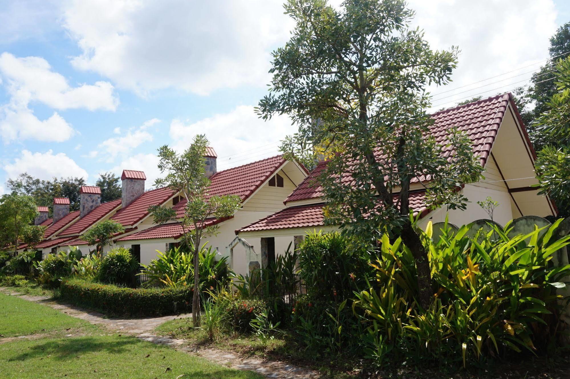 Ratchapreuk Resort Kalasin Esterno foto